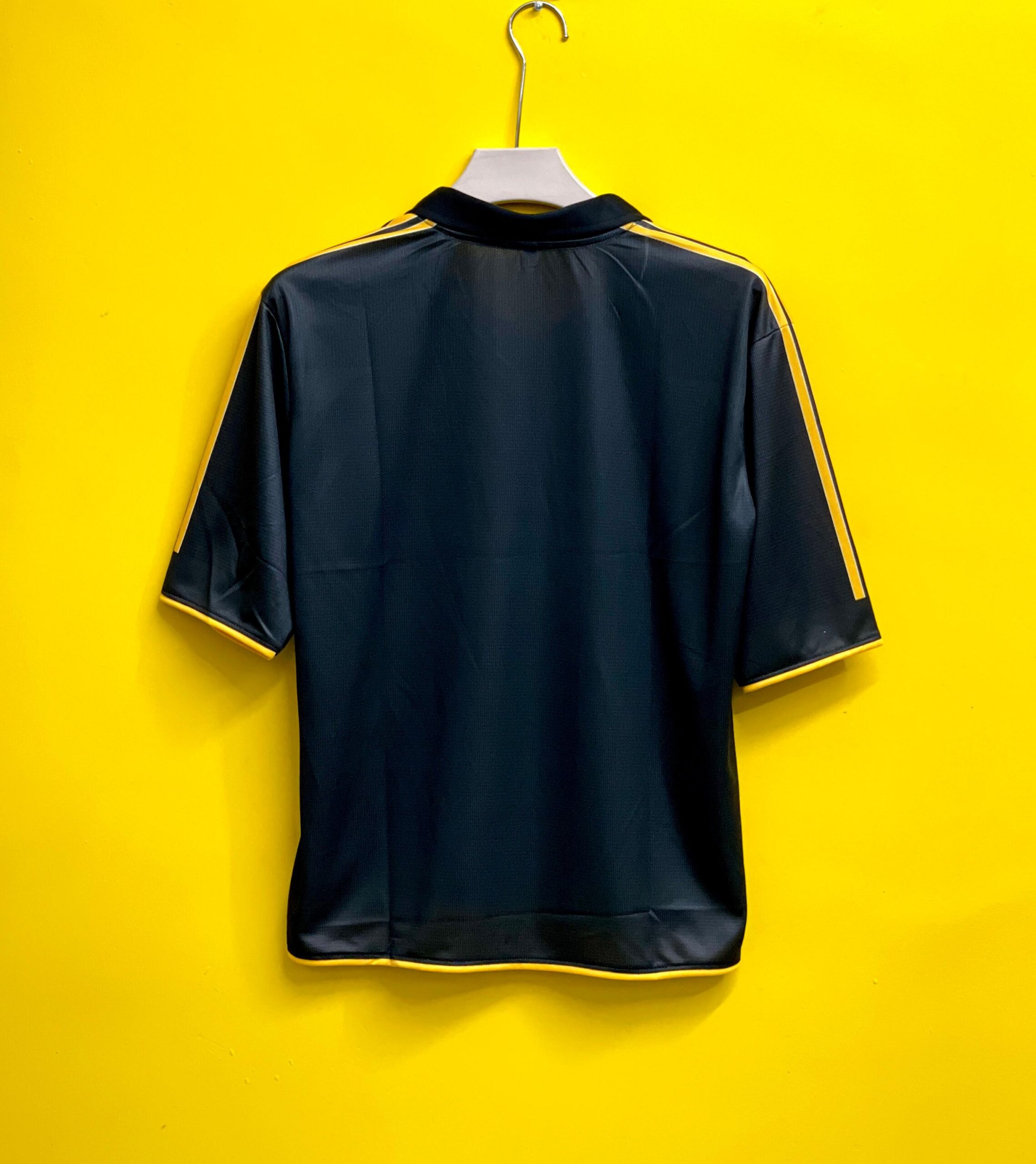 REAL MADRID 1999-00 AWAY KIT - Image 2