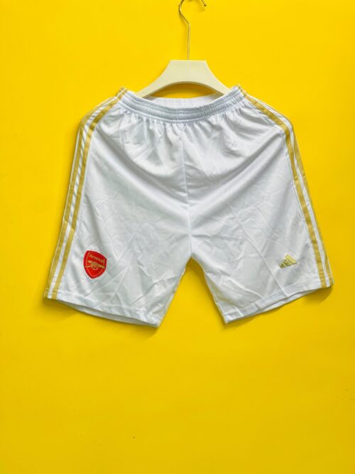 ARSENAL 23/24 HOME SHORTS IN WHITE WITH GOLD STRIPES