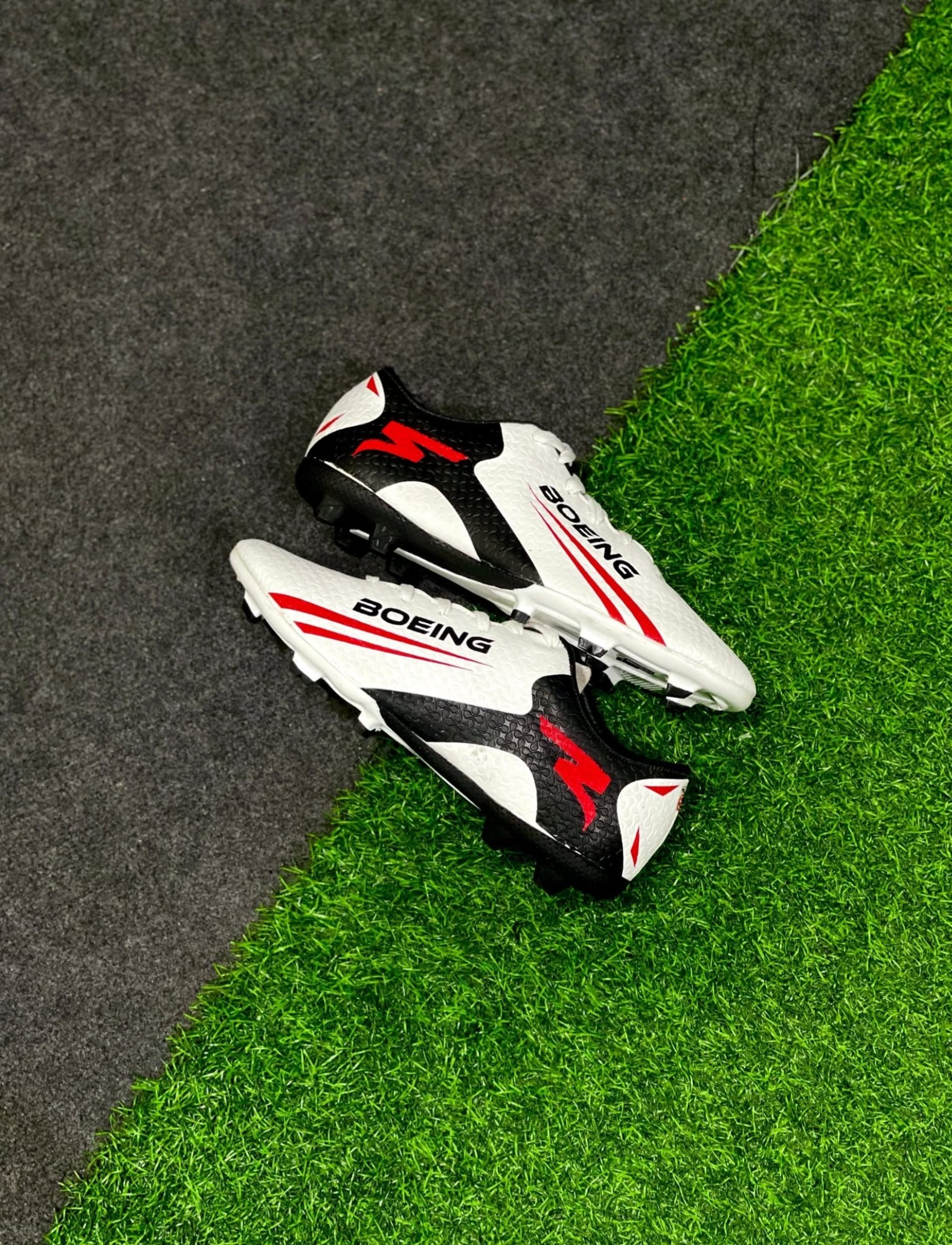 FELO BOEING WHITE + BLACK