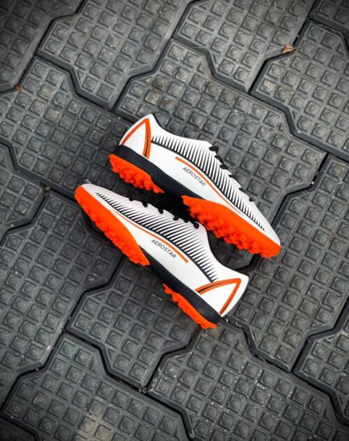 FELO AEROSTAR WHITE AND BLACK  INDOOR BOOTS