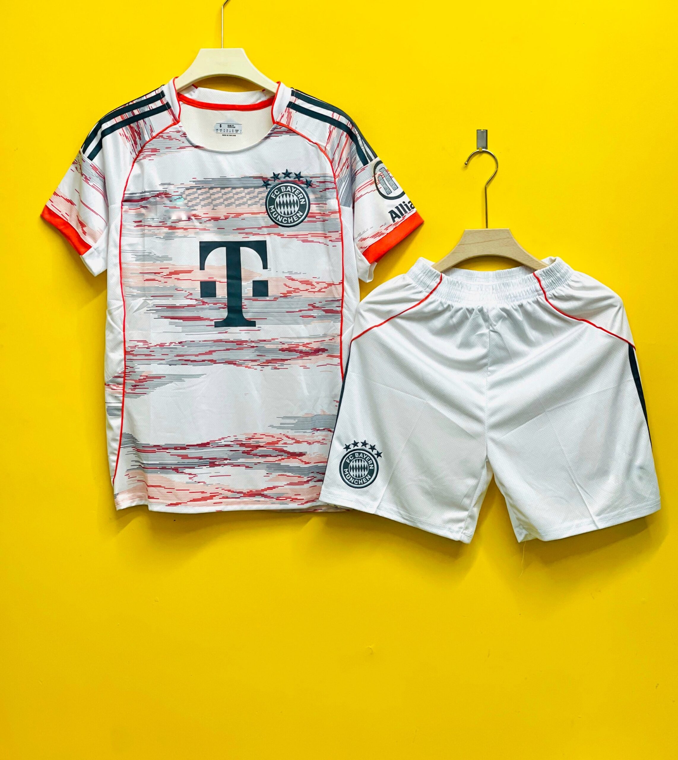 BAYERN MUNICH 25/26 AWAY KIT IMPORTED QUALITY