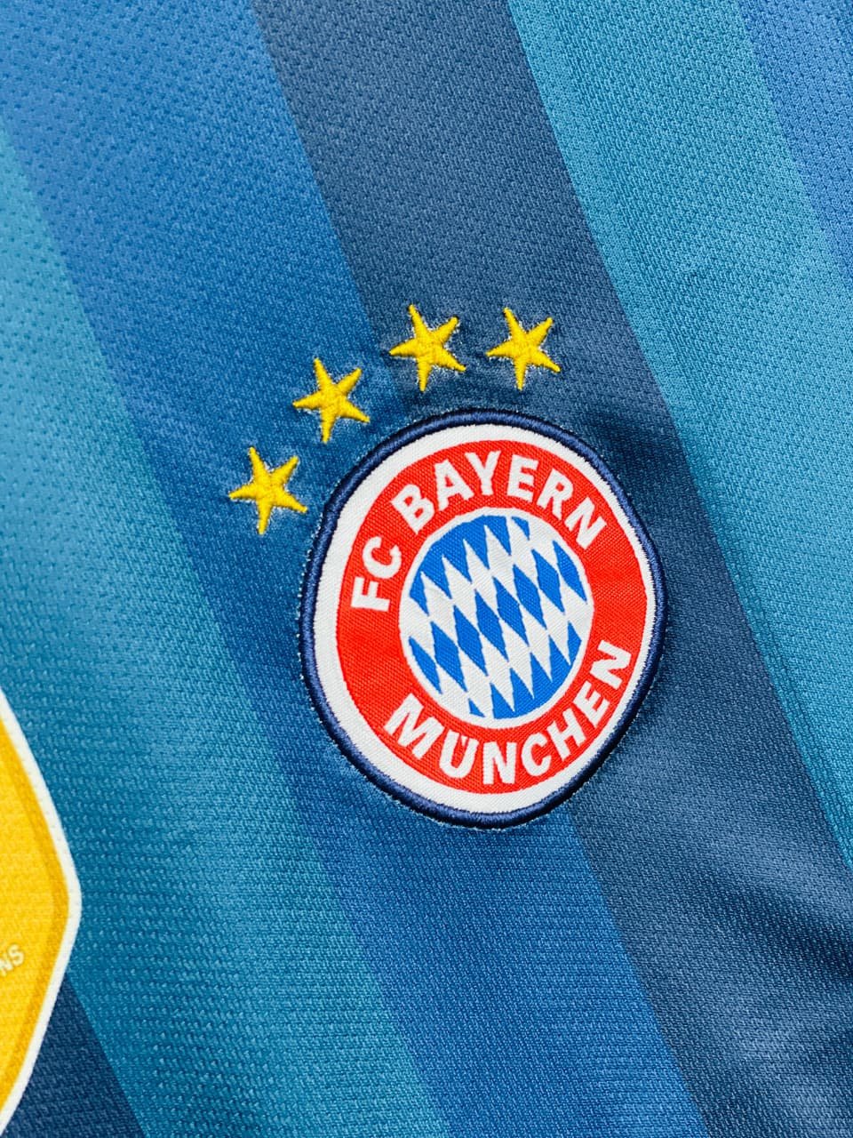 BAYERN MUNICH 2013/14 RETRO TONI KROOS - Image 2