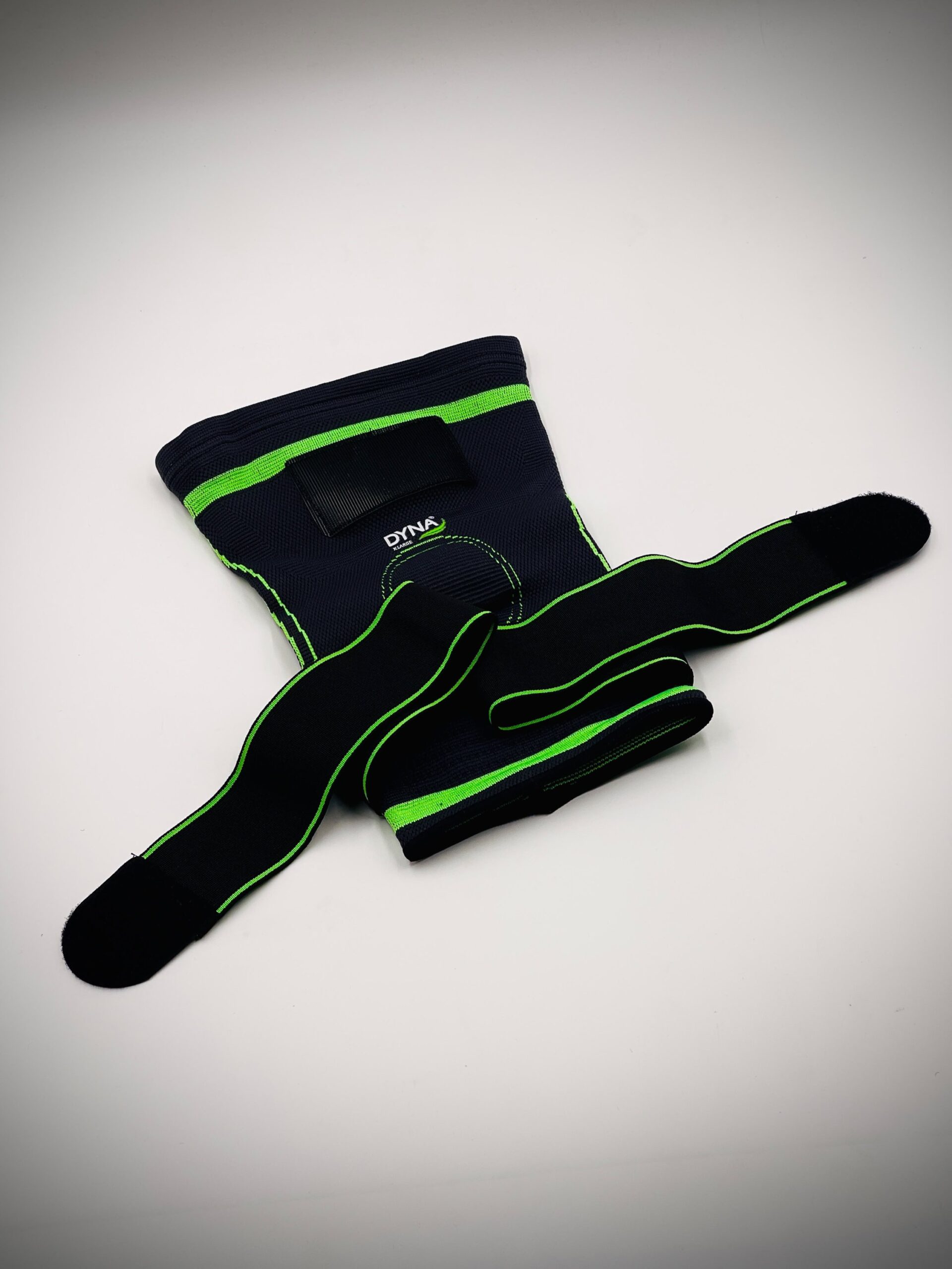 DYNA KNEE SUPPORT WITH STRAP