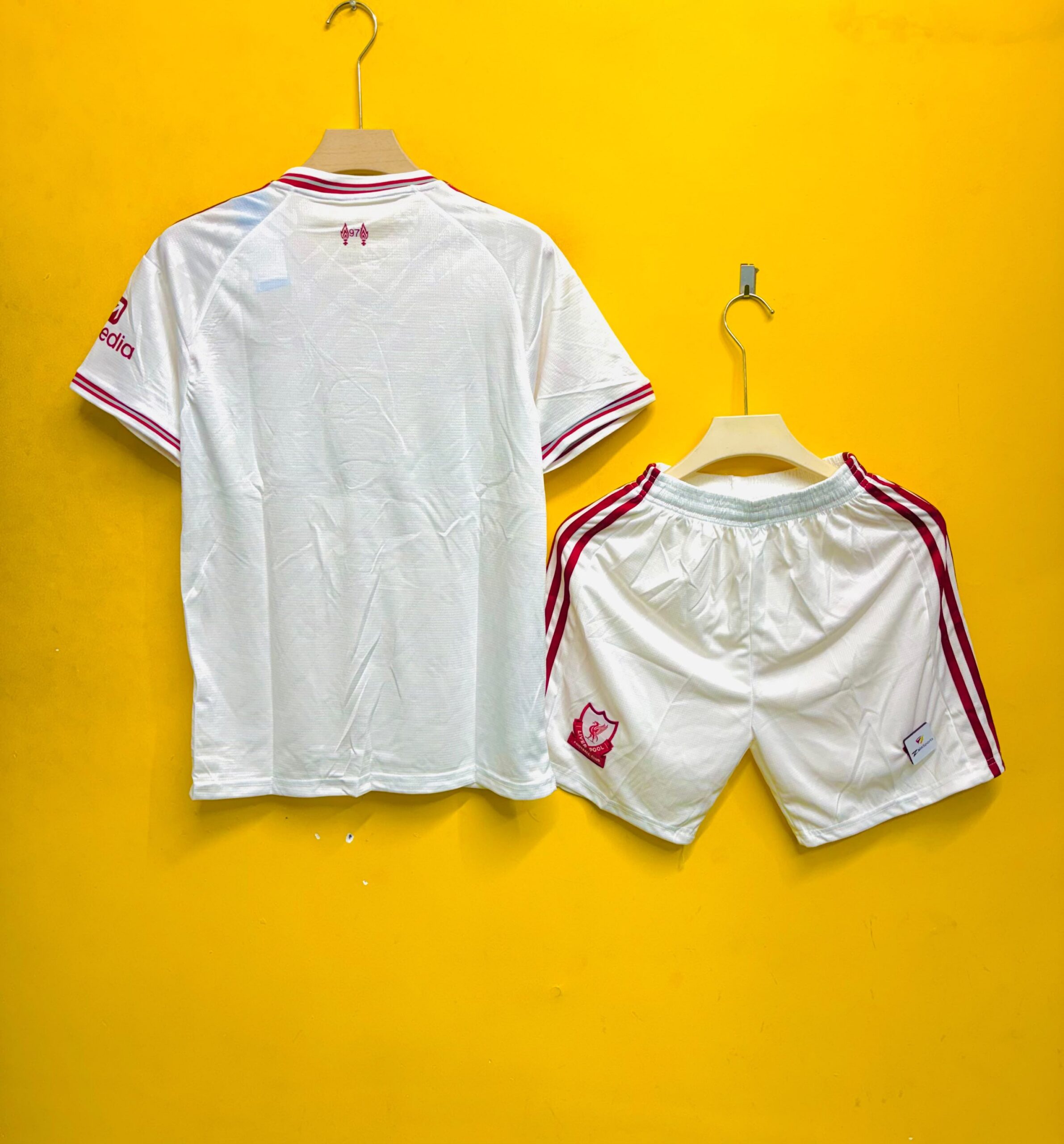 LIVERPOOL 2026-27 AWAY FAN VERSION SET - Image 3
