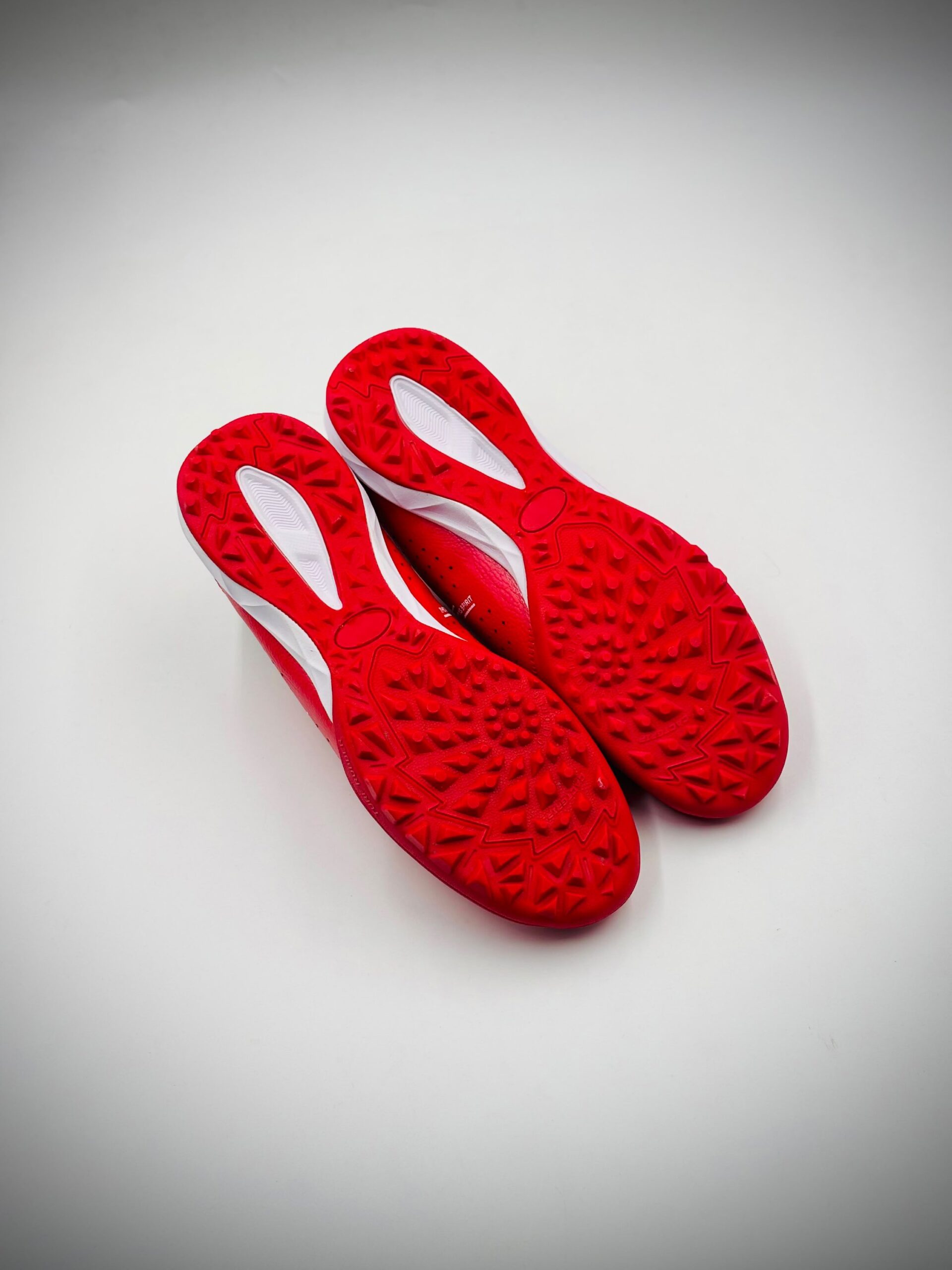 VECTOR X TIGER RED TURF BOOT - Image 3