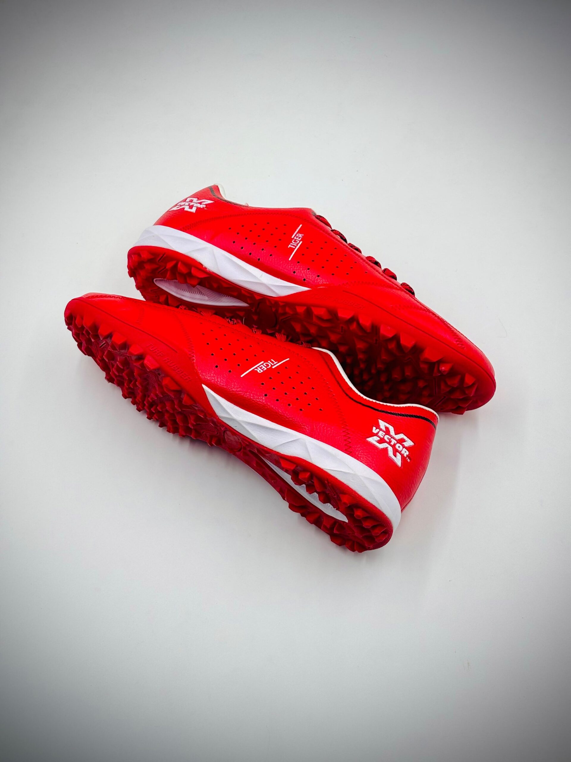 VECTOR X TIGER RED TURF BOOT - Image 2