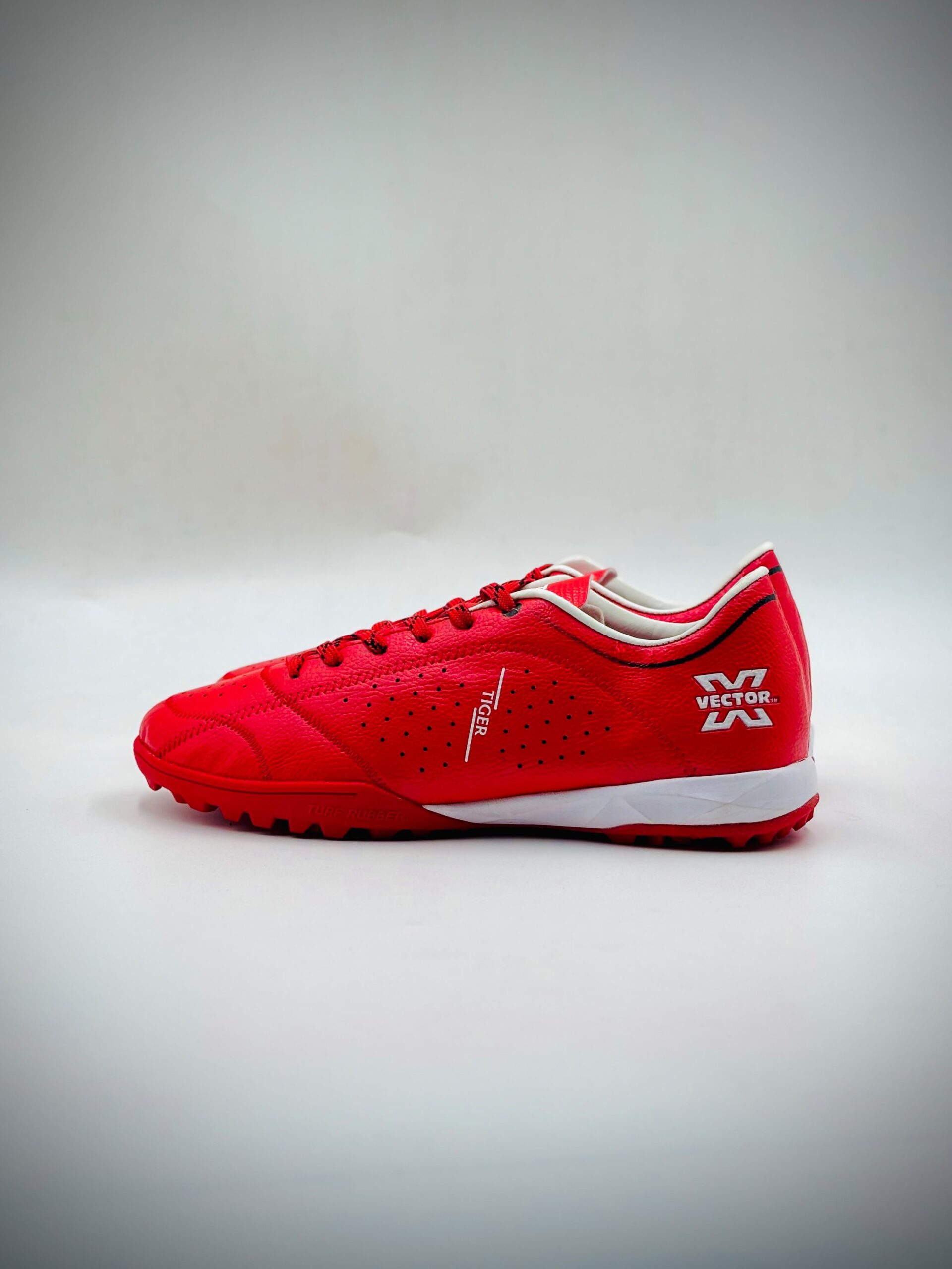 VECTOR X TIGER RED TURF BOOT