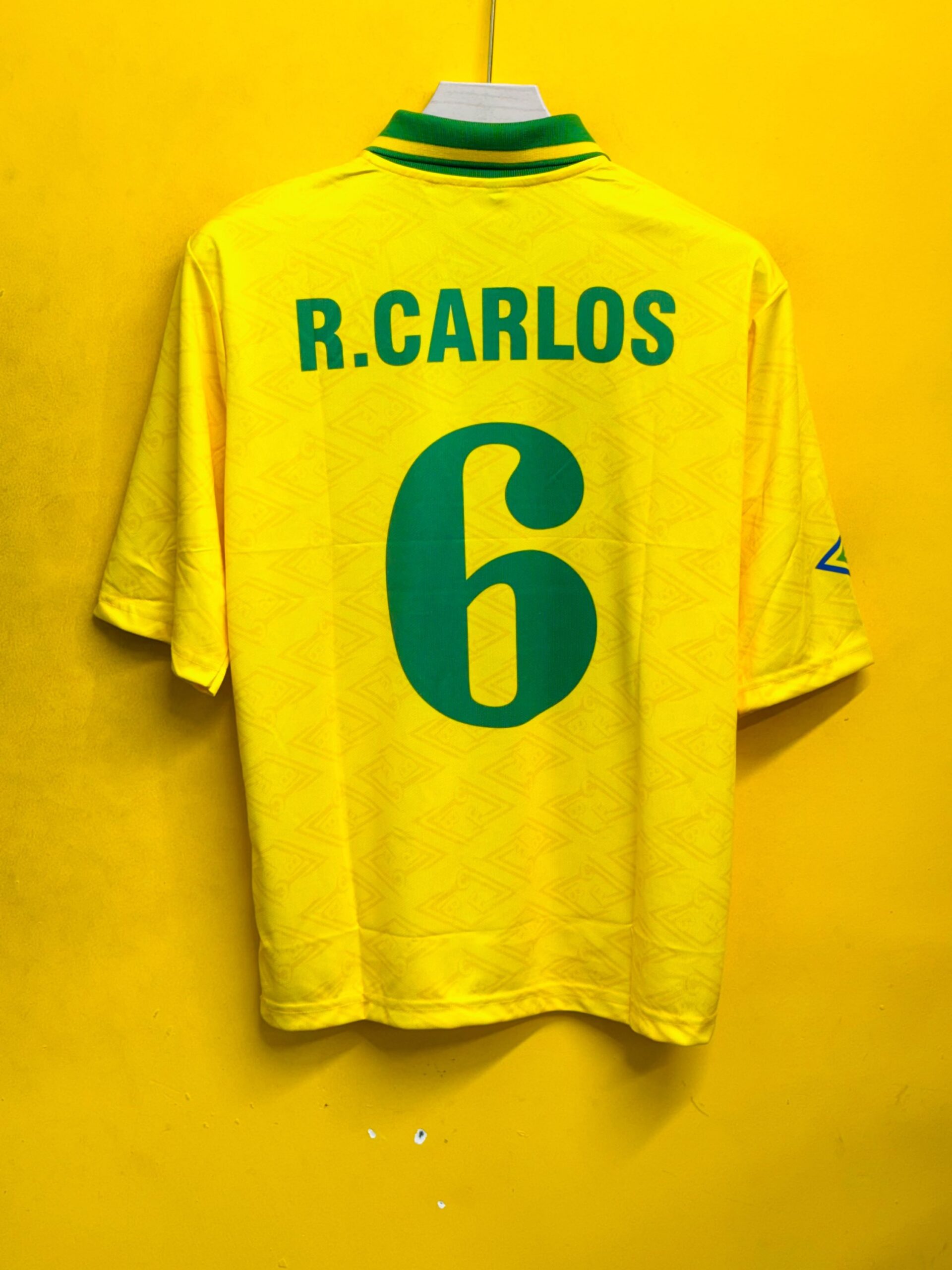 BRAZIL 1991-93 HOME RETRO FIVE SLEEVE JERSEY R. CARLOS - Image 2
